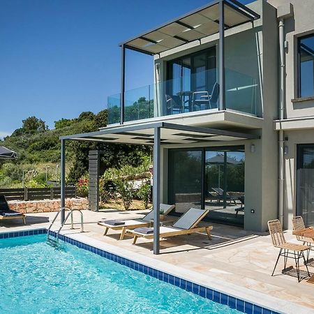 Villa Sea Front Spathion Bagian luar foto