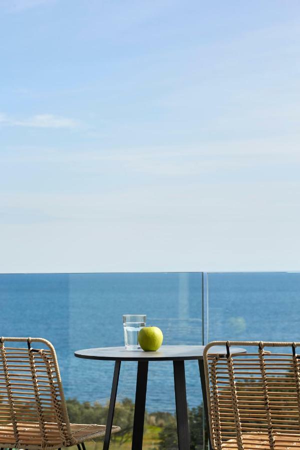 Villa Sea Front Spathion Bagian luar foto