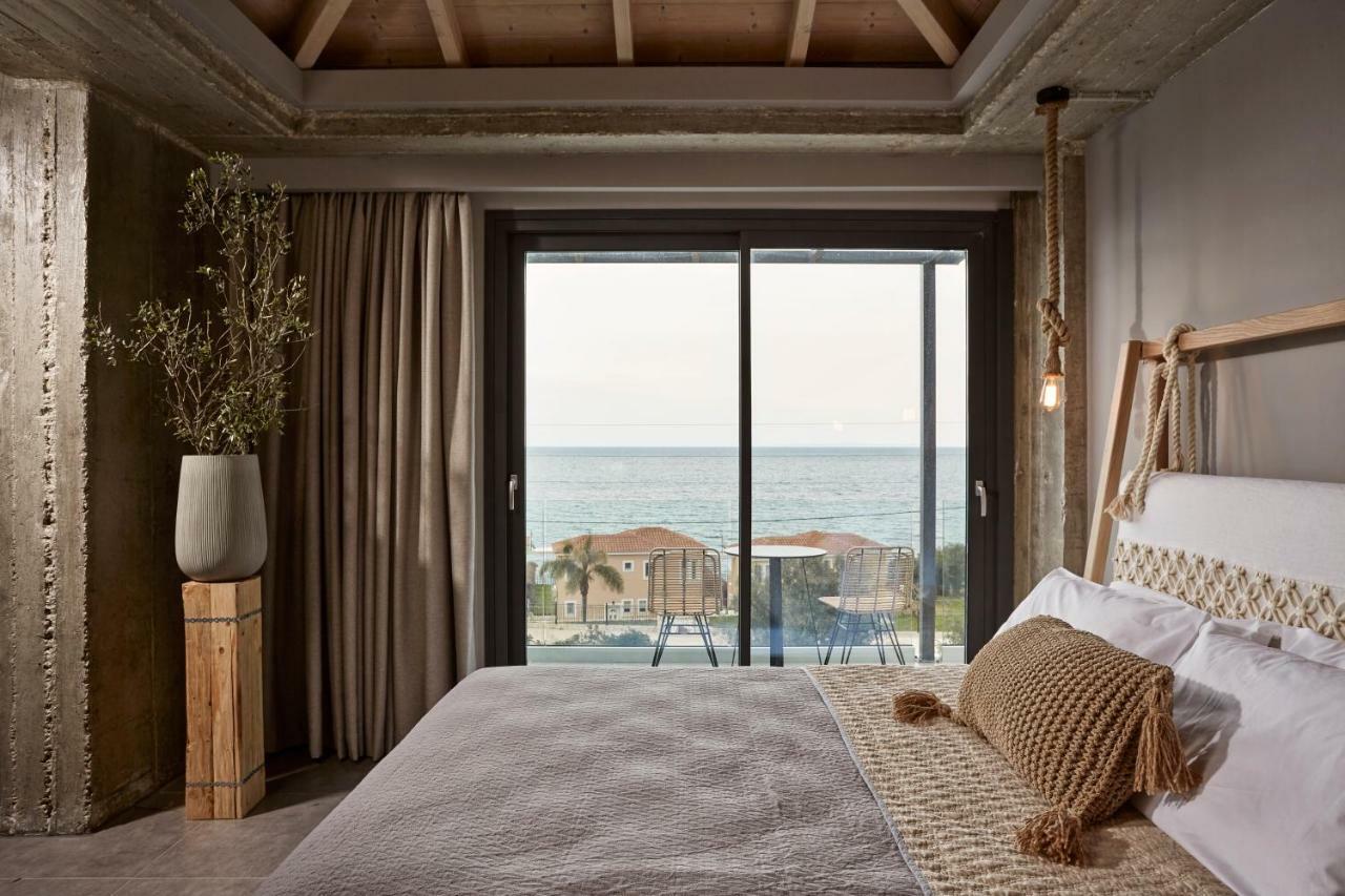 Villa Sea Front Spathion Bagian luar foto
