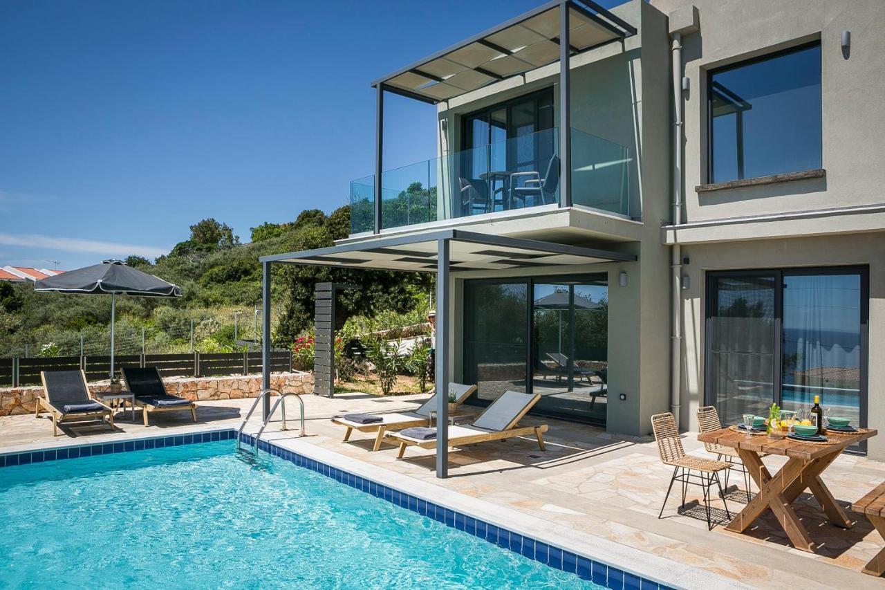 Villa Sea Front Spathion Bagian luar foto