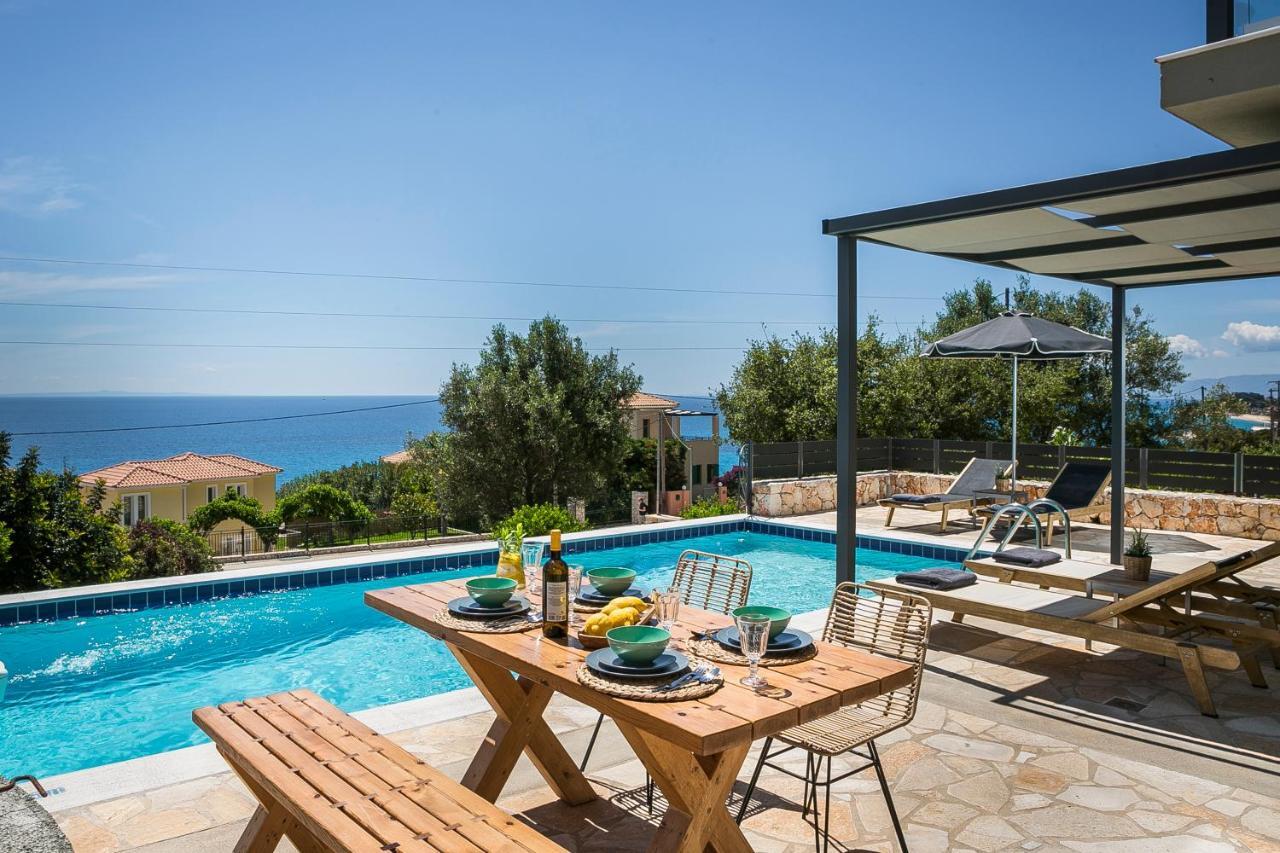 Villa Sea Front Spathion Bagian luar foto